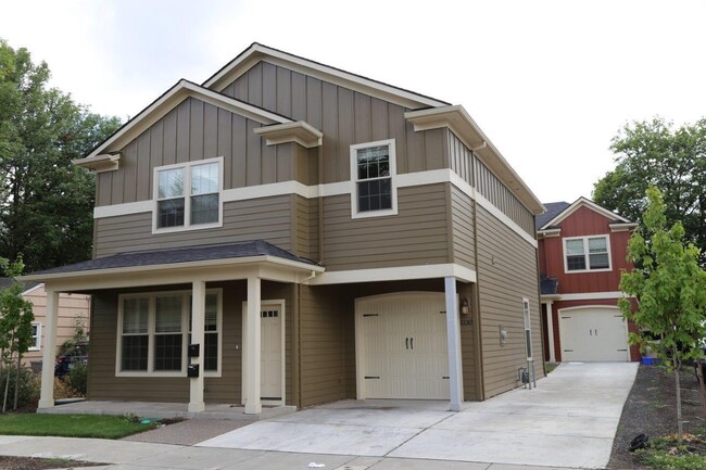 Your next home! Minutes from Fred Meyer, ... - Your next home!  Minutes from Fred Meyer, ...