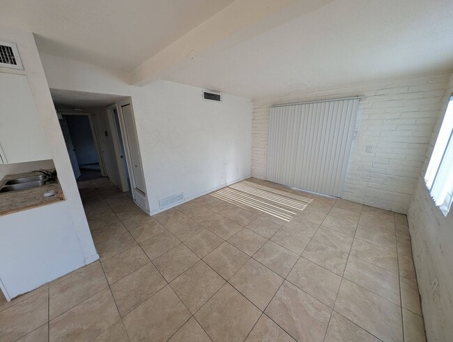 Photo - Beautiful Air Conditioned Condo! MUST SEE!... Unit 3959
