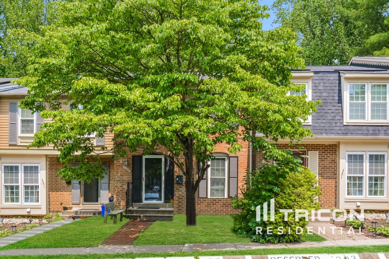 Photo - 10051 Maple Leaf Dr Townhome