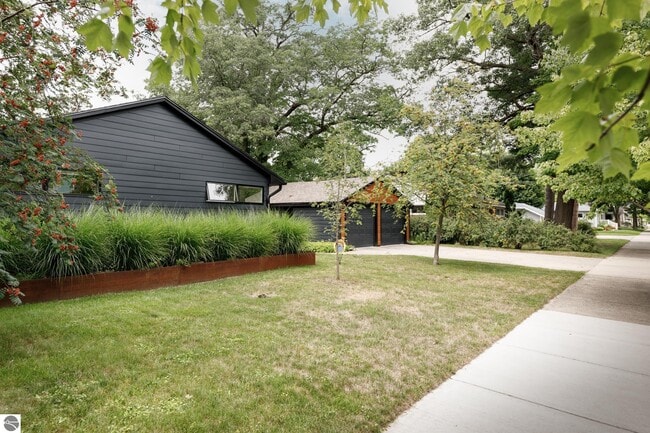 Photo - 604 Sixth St