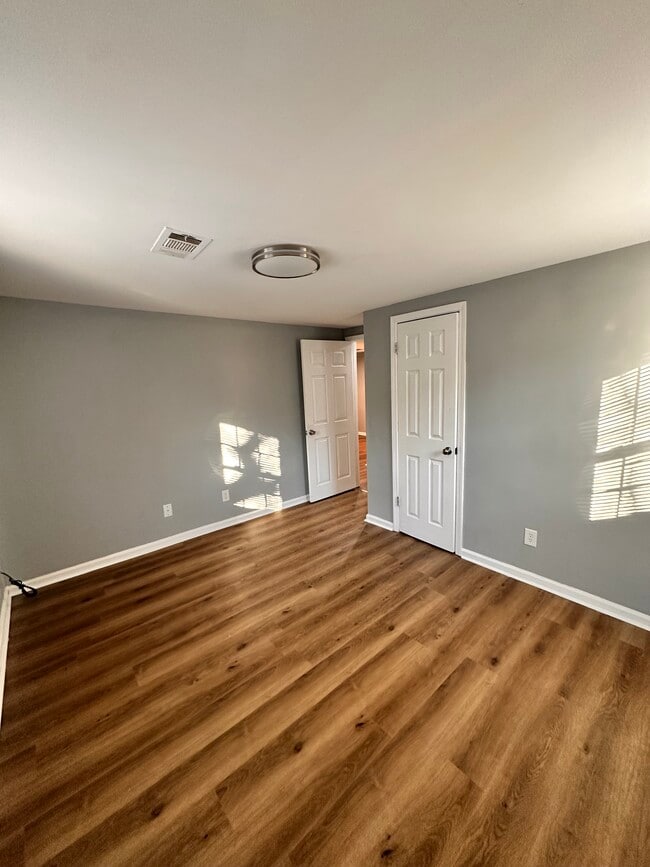 Photo - 338 Albert Ln