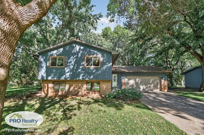 Building Photo - Recently Remodeled 4 Bedroom Home