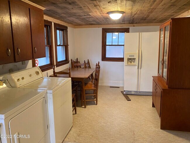 Photo - 983 Talc Mine Rd