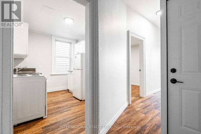 Photo - 221 Hamilton Rd Unit 3