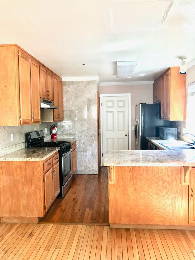 Photo - 8908 Gravenstein Way