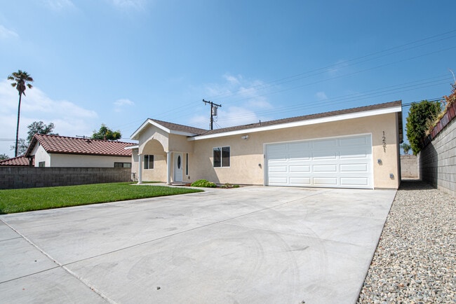 Building Photo - 1219 N Azusa Ave Rental