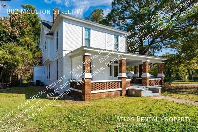 Photo - 802 Moulton St W