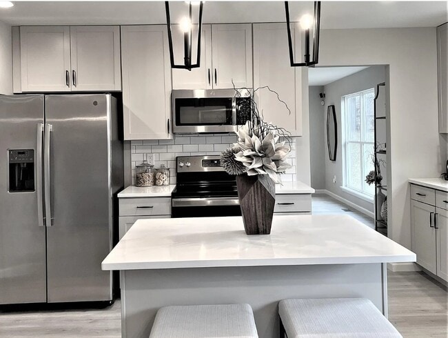 Photo - 231 Burrograss Dr