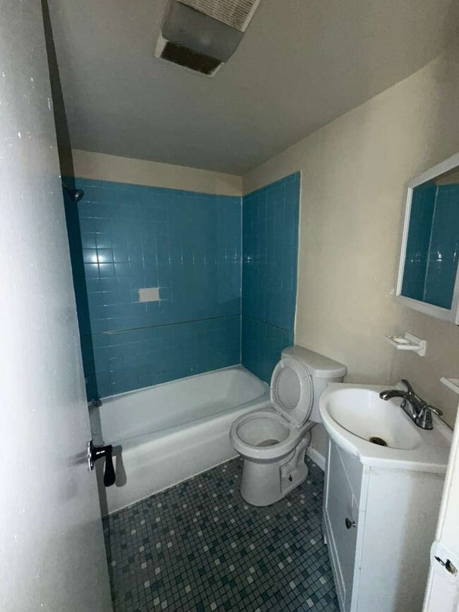 Photo - 826 Saint Marys Ave Unit 826
