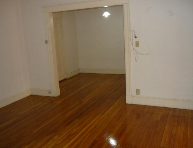 Photo - 235 Freeman St