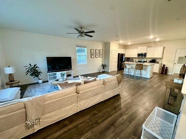 Photo - 608 Gray Br Ct