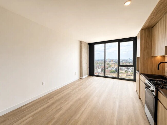 1357 W Fulton St