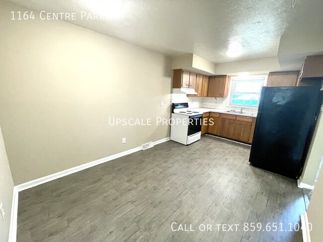 1164 Centre Pkwy