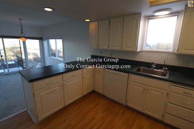 Photo - 1505A SW Hall St Condo