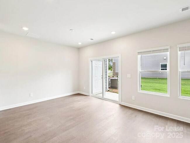 Photo - 6122 Starview Ter