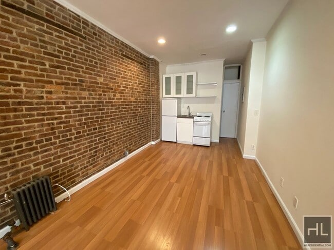 PINEAPPLE STREET - PINEAPPLE STREET Apartment Unit A3