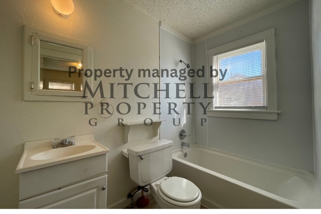 Photo - 1 bedroom 1 bath duplex with plenty of space!