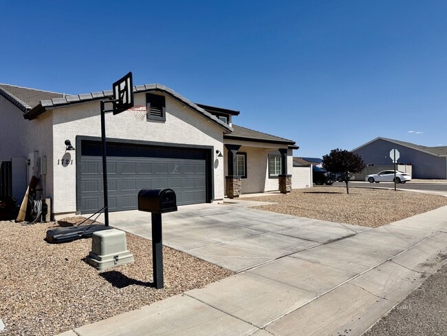 Photo - 1721 N Eloisa Ln