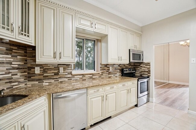 Photo - 1077 RIVER Rd Unidad Townhouse 5TH