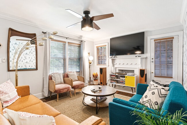 Photo - 919 Gilbert St SE