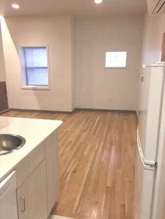 Photo - 152 Bowdoin St Unidad #43