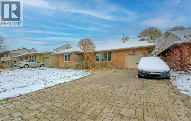 Photo - 248 Dumfries Ave