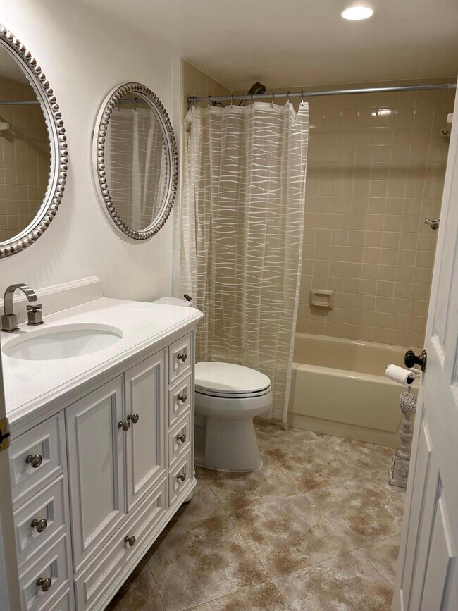 Photo - 3635 Whitehall Dr Unit 304