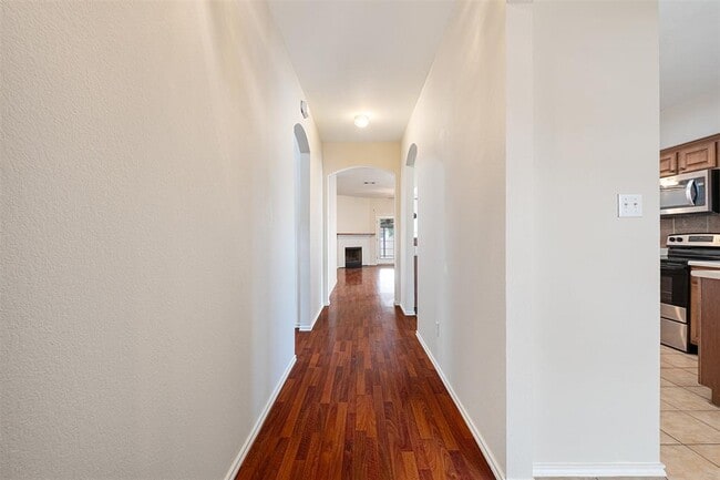 Photo - 105 Almquist St