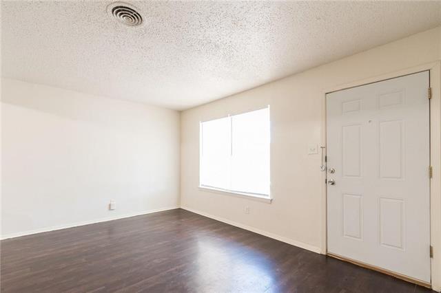 Photo - 2045 Avis Cir