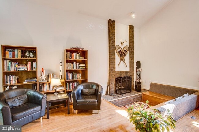 Building Photo - 10108 Quayle Ct