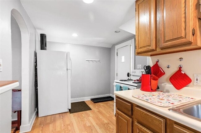 Photo - 939 E 3rd St Unidad 3