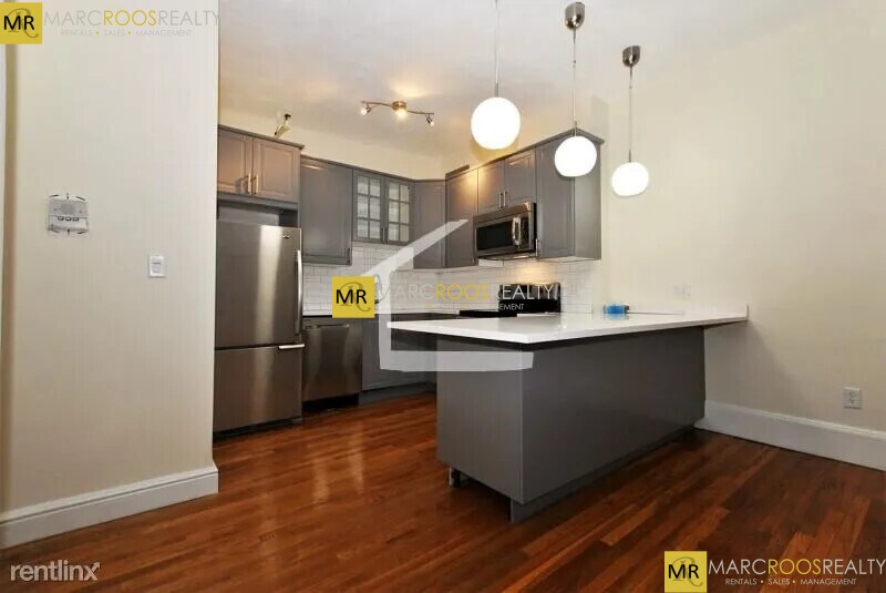 Photo - 910 Beacon St Unit 23