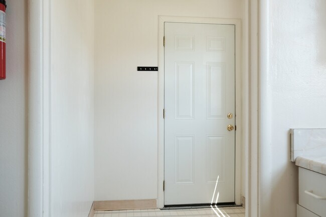 Photo - 1212 Neilson St Unit 1