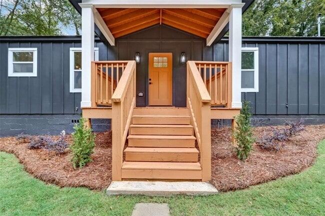 Photo - 1250 Byewood Ln SW