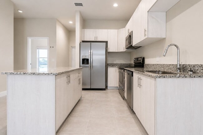 Photo - 3221-3409-3409 SW 8th Pl Unidad 3313- 202