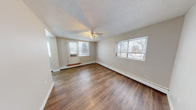 Photo - 9932-9105 105 Ave Unit 208