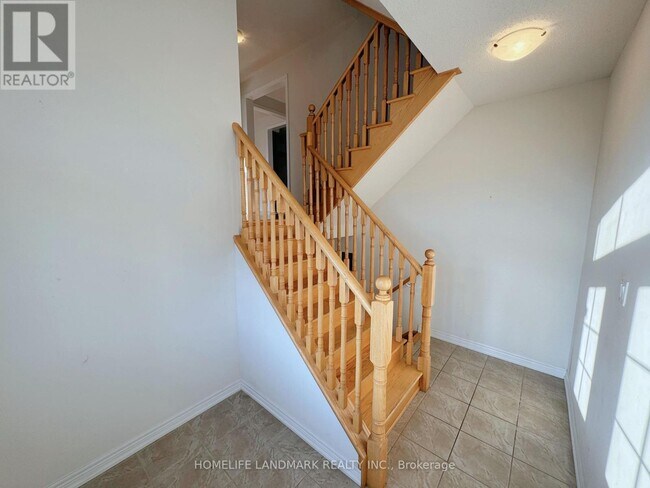 Photo - 35 Hyacinth St