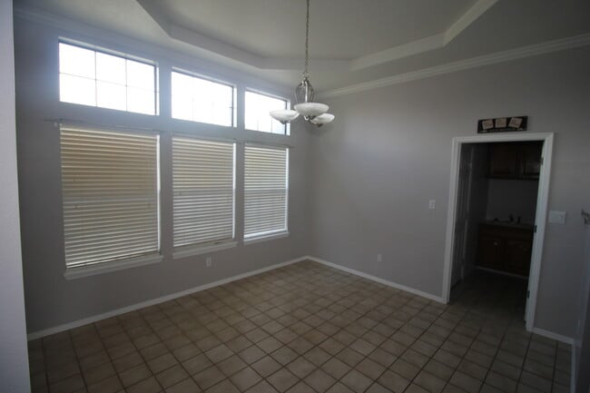 Photo - 2300 Northglen Dr