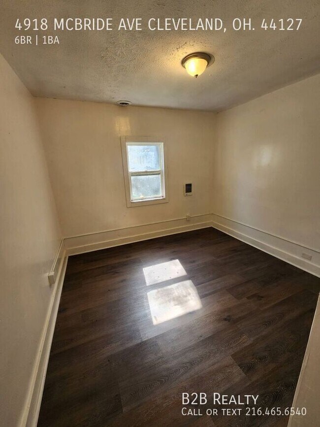 Photo - 4918 McBride