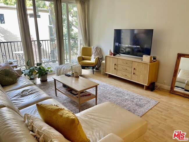 Photo - 23901 Civic Center Way Unidad 134