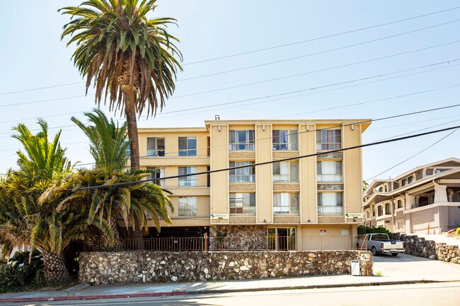 Photo - 345 MacArthur