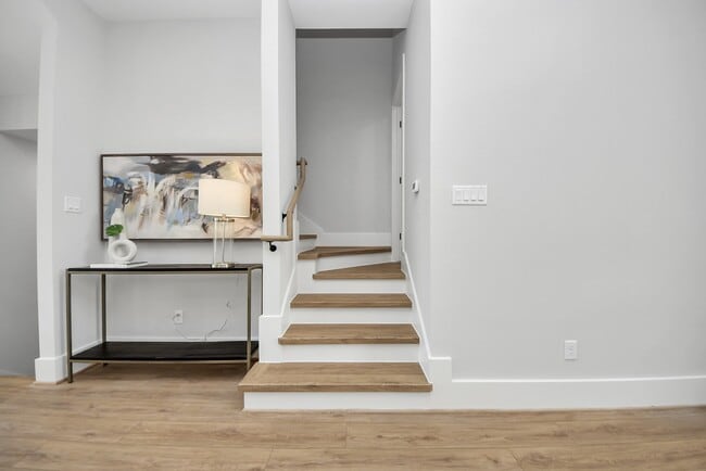Photo - 4814 Cochran St