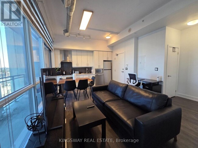 Photo - 75 The Donway W Unité 613