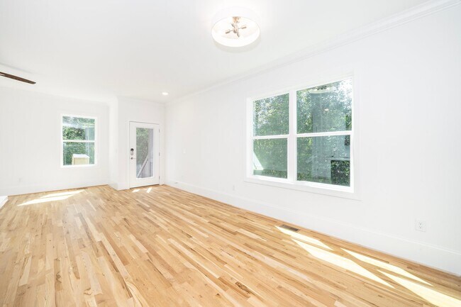 Photo - 3807 Burt Dr