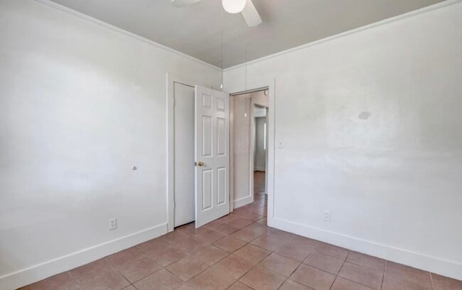 Photo - 2920 Moncrief Rd Unit 2920 Moncrief Rd