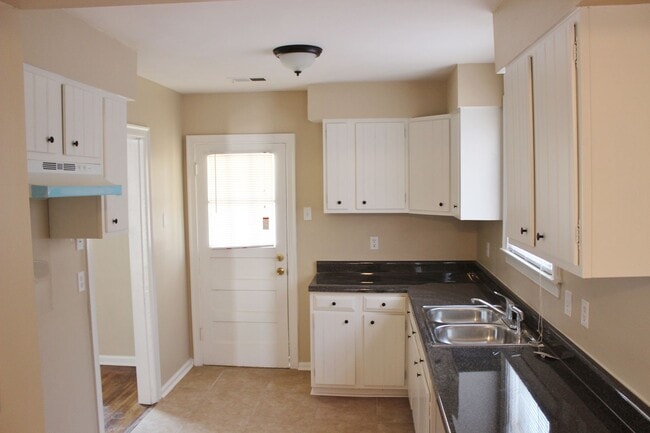 Photo - 1235 Dyer Pl