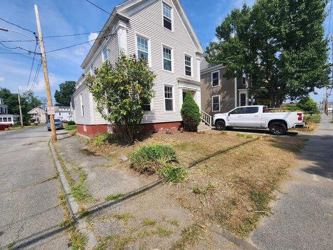 Building Photo - 13 Center St Unit 3 Rental