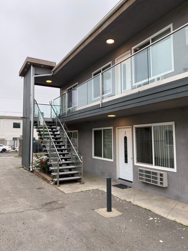 Photo - 6821 Ben Ave #7