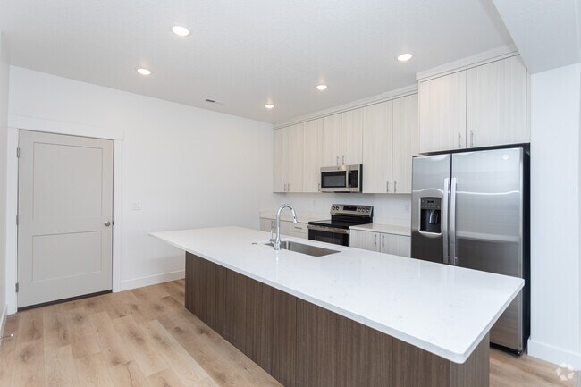 3BR, 2.5BA - 1,500SF - Kitchen