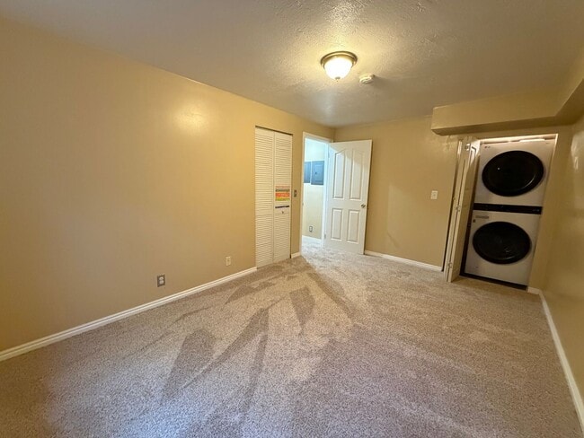 Photo - 2080 Debeers Dr Unidad 2080 Debeers Dr Basement